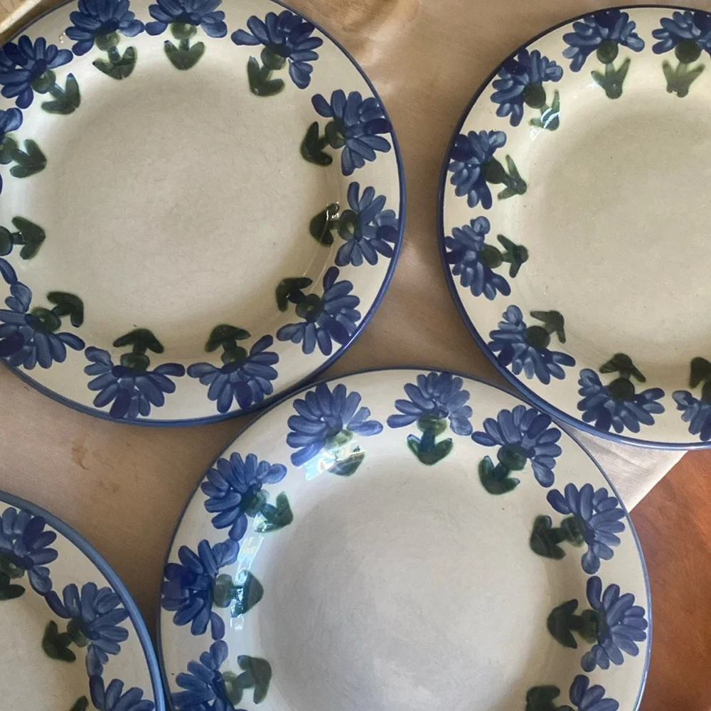 Louisville Stoneware Cornflower Bachelor Button Dinner Plates - Picture 1 of 3